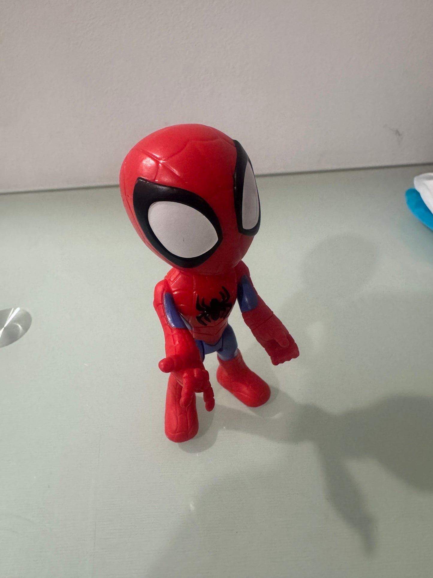 .Geekienda -minifigura 10 cm spiderman hasbro - Marvel programas infantiles
