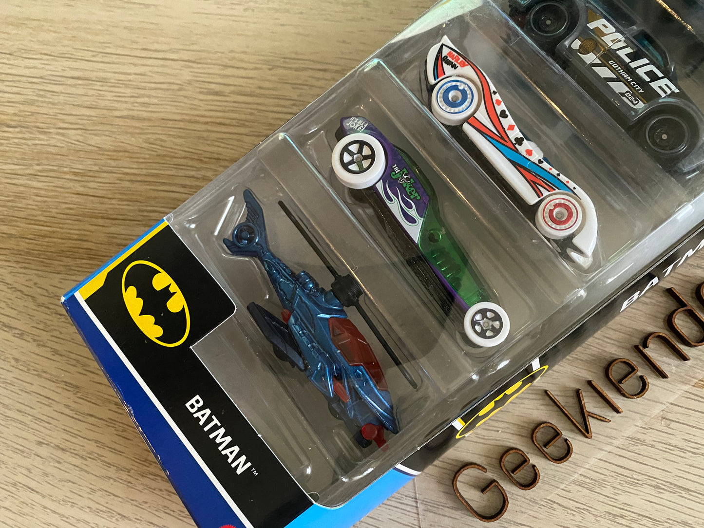 .Geekienda - Hotwheels Set 5 vehiculos básico batman coleccion final 2023