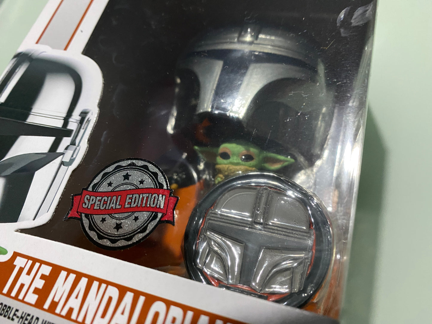 .Geekienda - Funko Pop the mandalorian with grogu (mandaloriano con grogu) - Star Wars the mandalorian